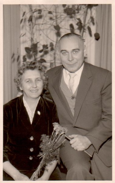 Fahnenschreiber Eduard mit Frau Anni